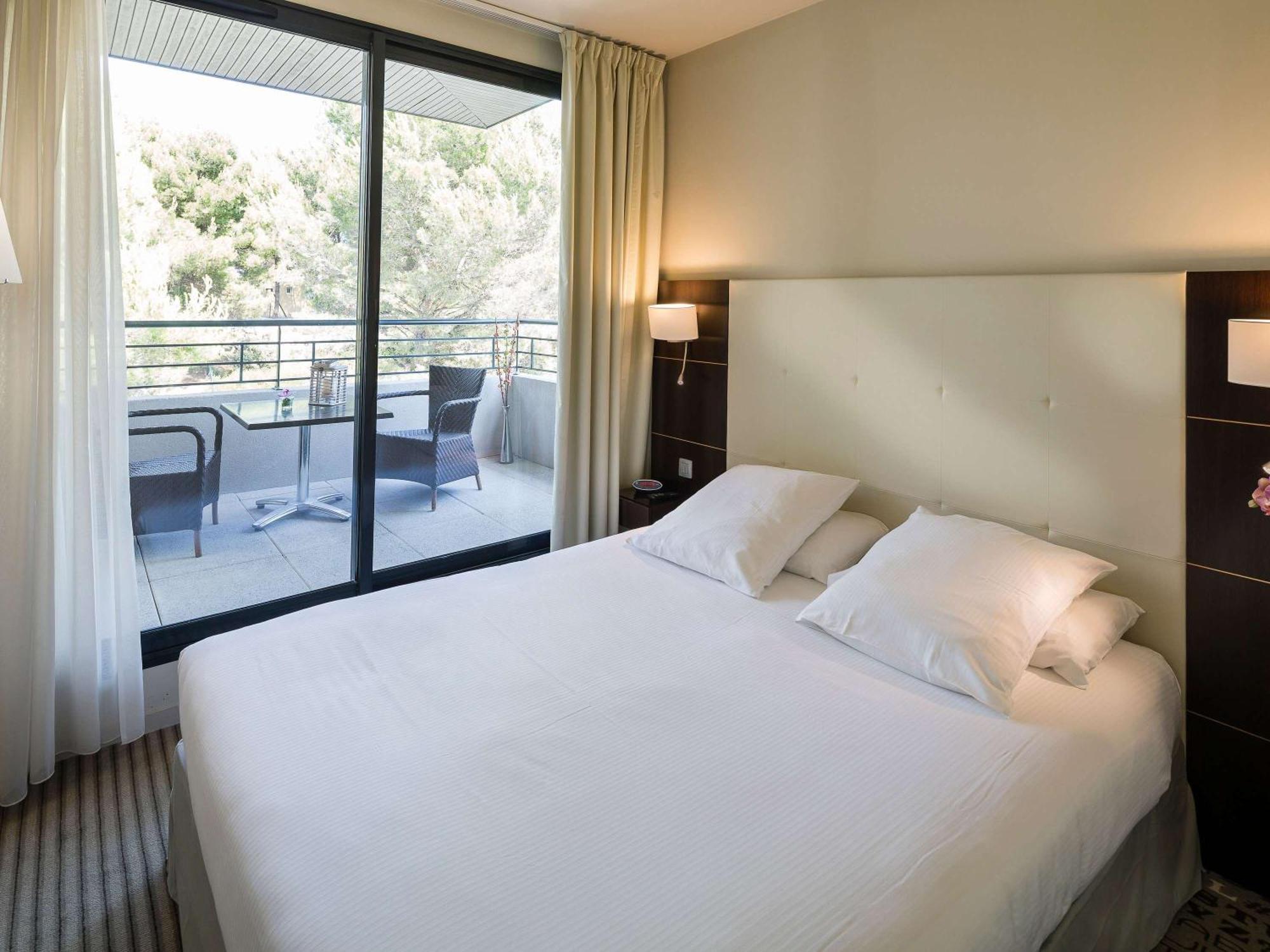 Mercure Aix-En-Provence La Duranne Gare Tgv Exterior foto