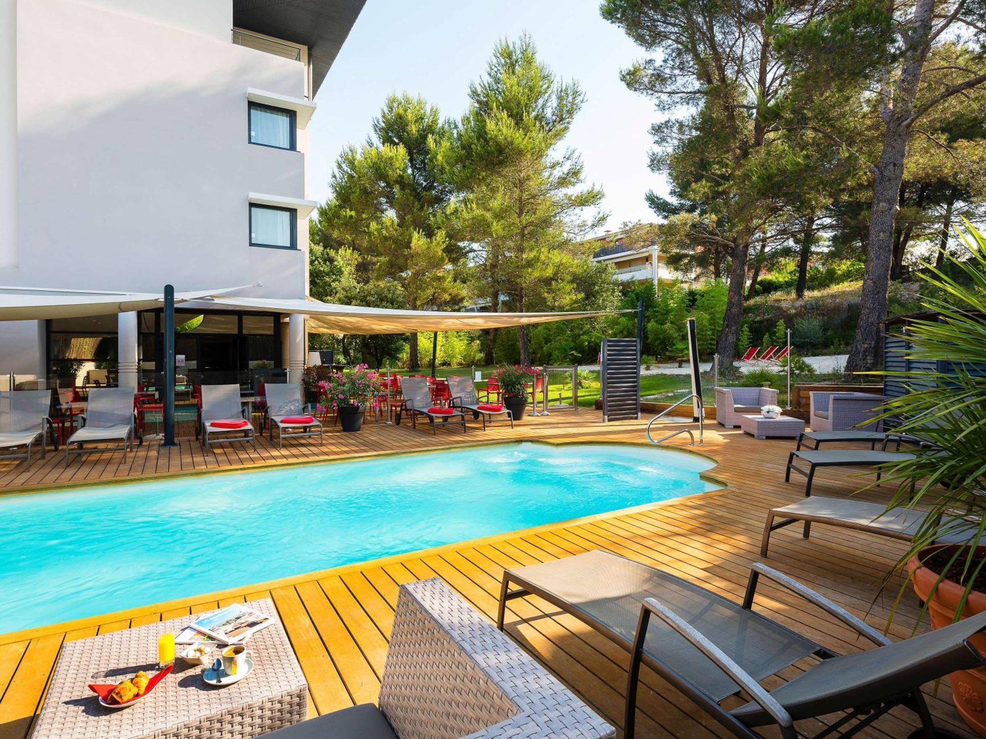 Mercure Aix-En-Provence La Duranne Gare Tgv Exterior foto