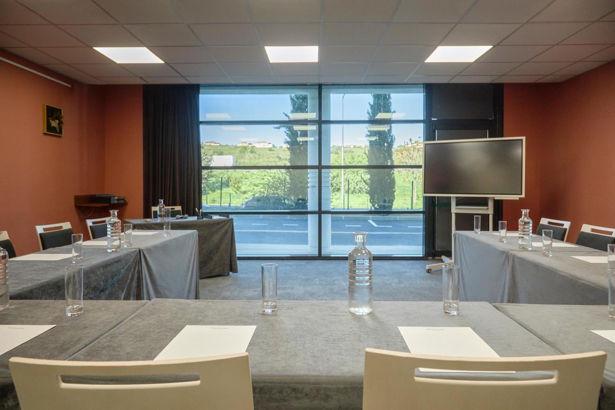 Mercure Aix-En-Provence La Duranne Gare Tgv Exterior foto