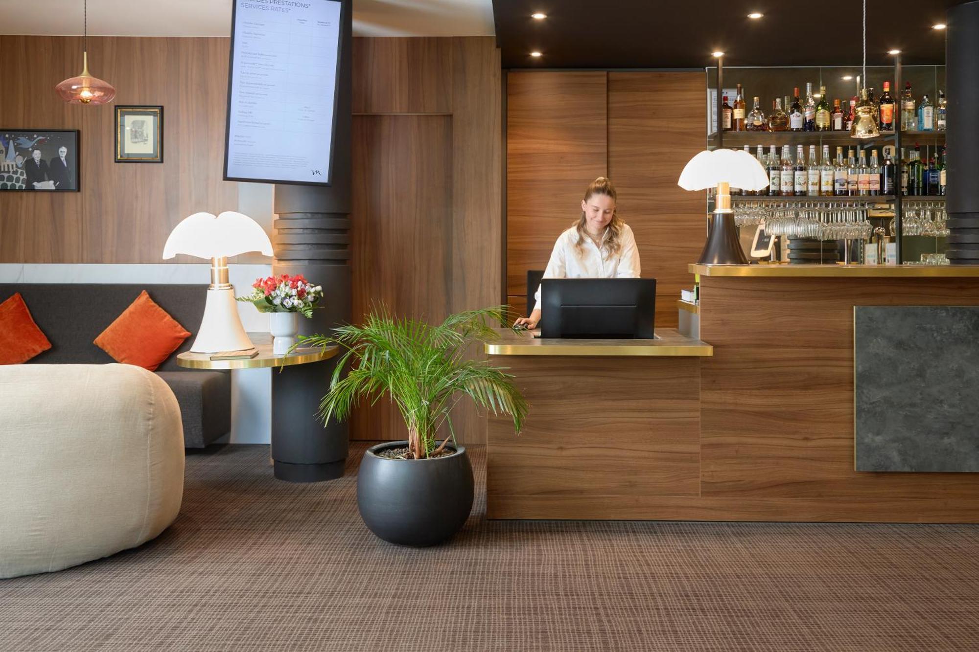 Mercure Aix-En-Provence La Duranne Gare Tgv Exterior foto